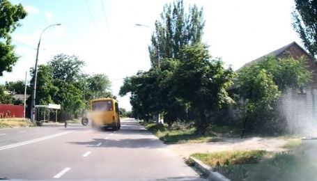 У Херсоні в маршрутки на ходу відлетіли колеса
