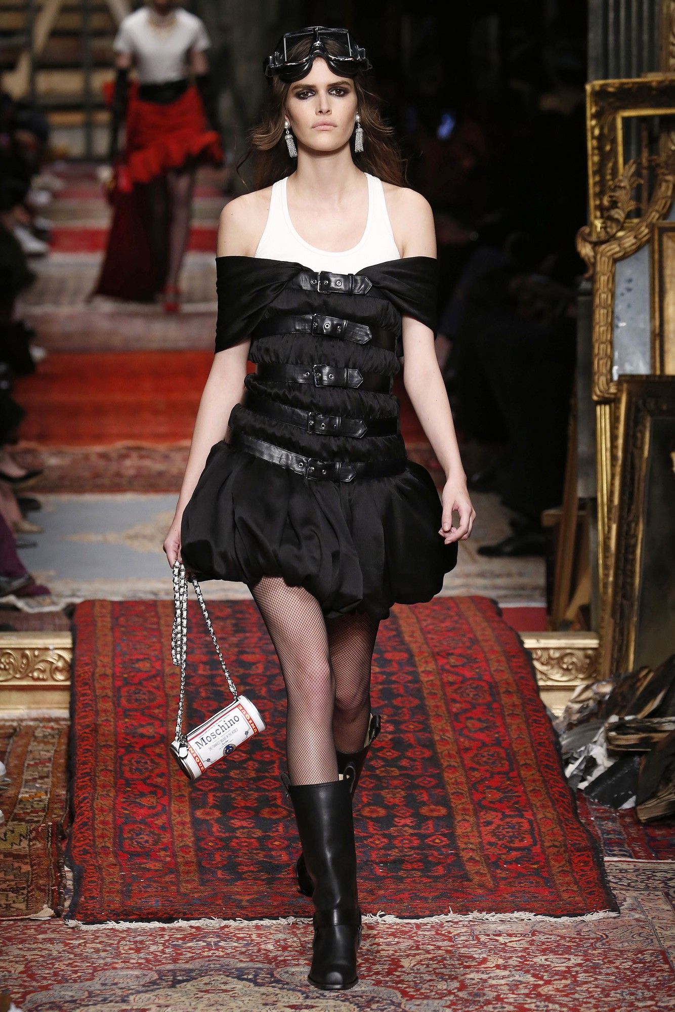 Коллекция Moschino прет-а-порте сезона осень-зима 2016-2017_30