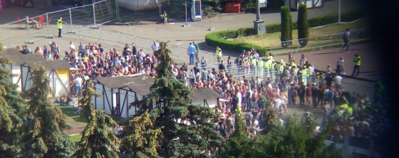 Атласна черга: гості фестивалю Atlas Weekend обурені поганою організацією заходу