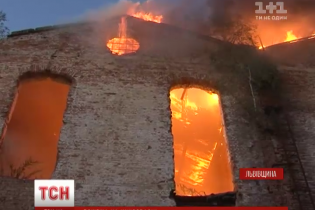 На Львівщині спалахнув цукровий завод