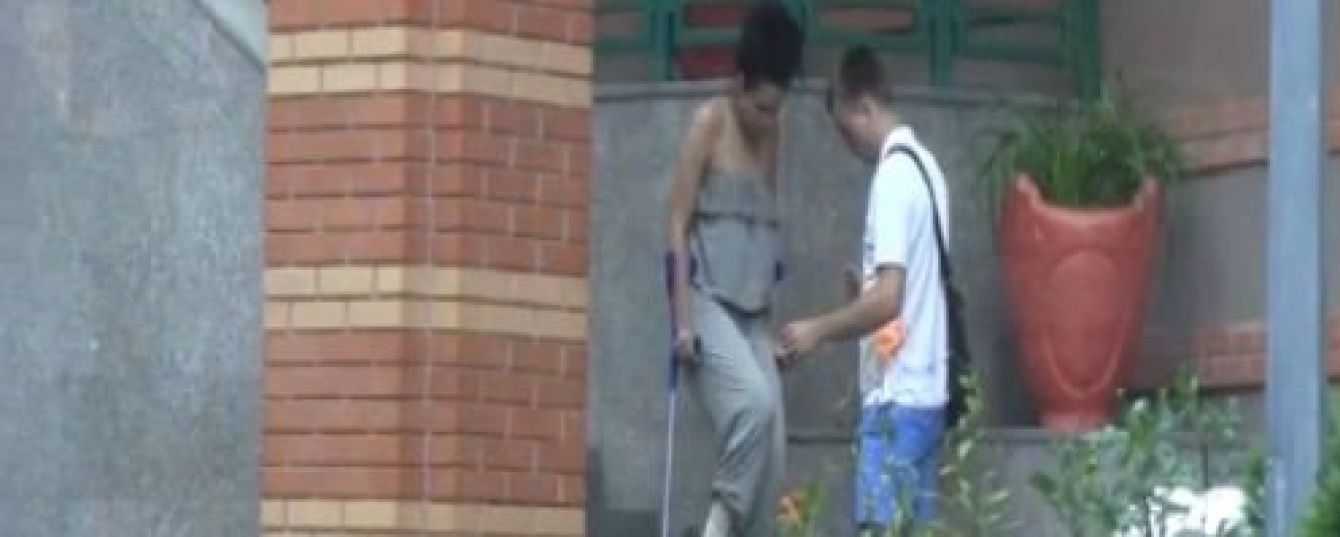 Ексклюзив ТСН. Перше відео Насті Каменських на милицях після фатального інциденту
