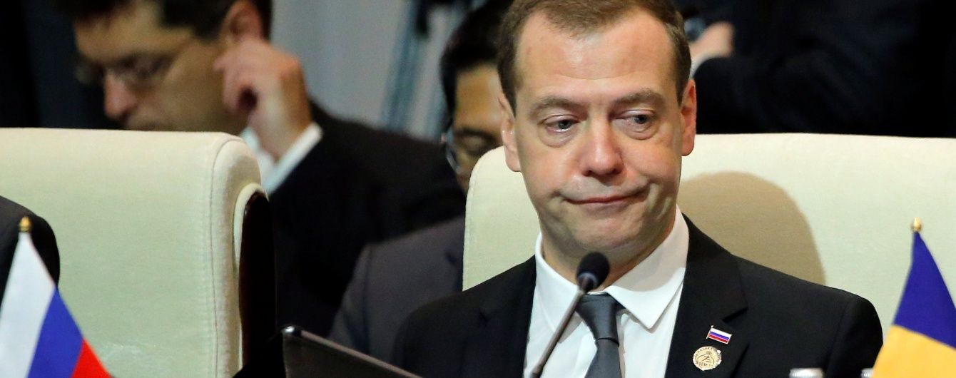 Медведєв придумав, як завдати удар по Америці