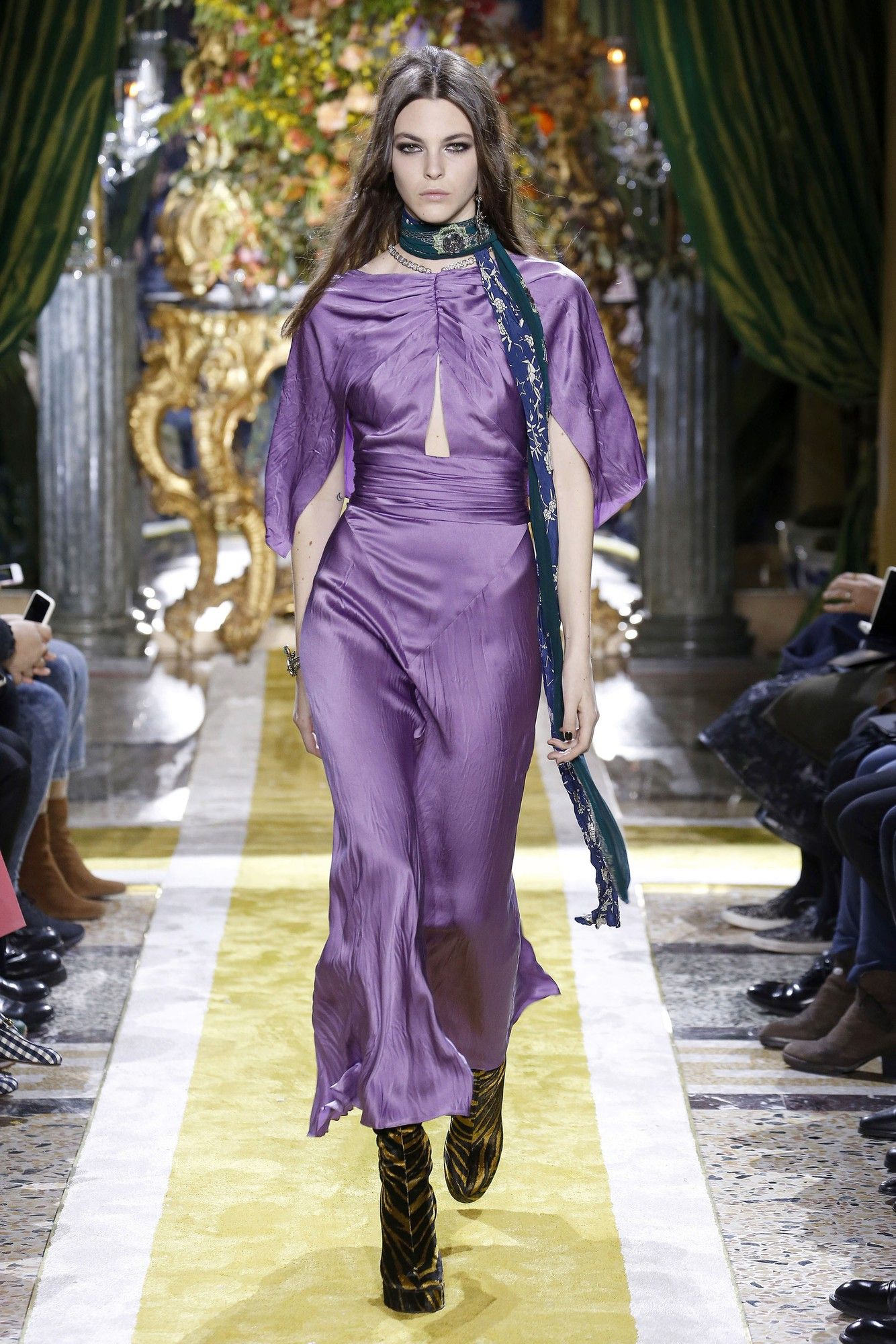 Коллекция Roberto Cavalli прет-а-порте сезона осень-зима 2016-2017_1