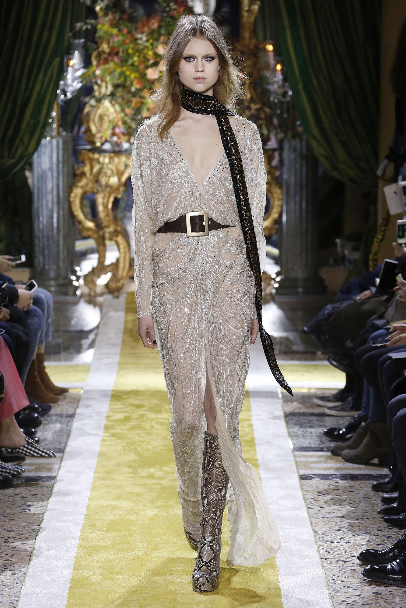 Коллекция Roberto Cavalli прет-а-порте сезона осень-зима 2016-2017_11