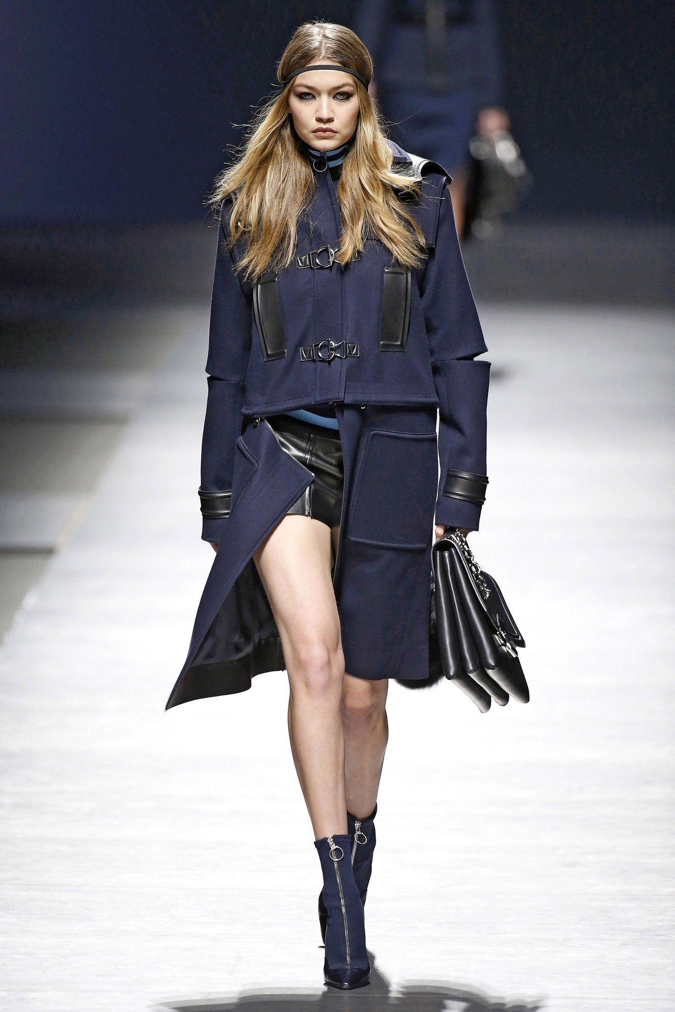 Коллекция Versace прет-а-порте сезона осень-зима 2016-2017_1