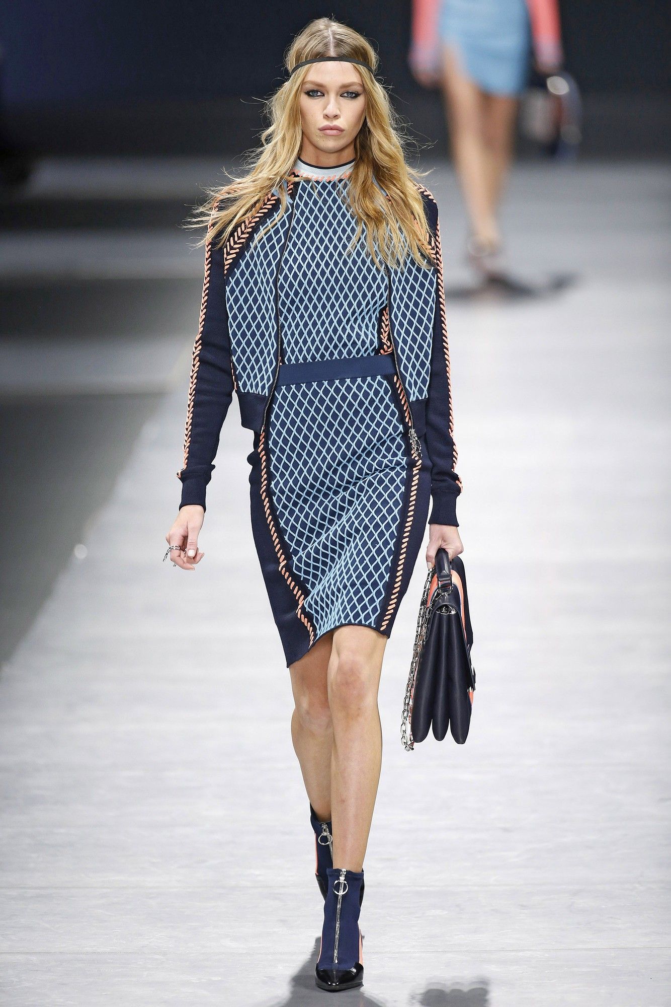 Коллекция Versace прет-а-порте сезона осень-зима 2016-2017_15