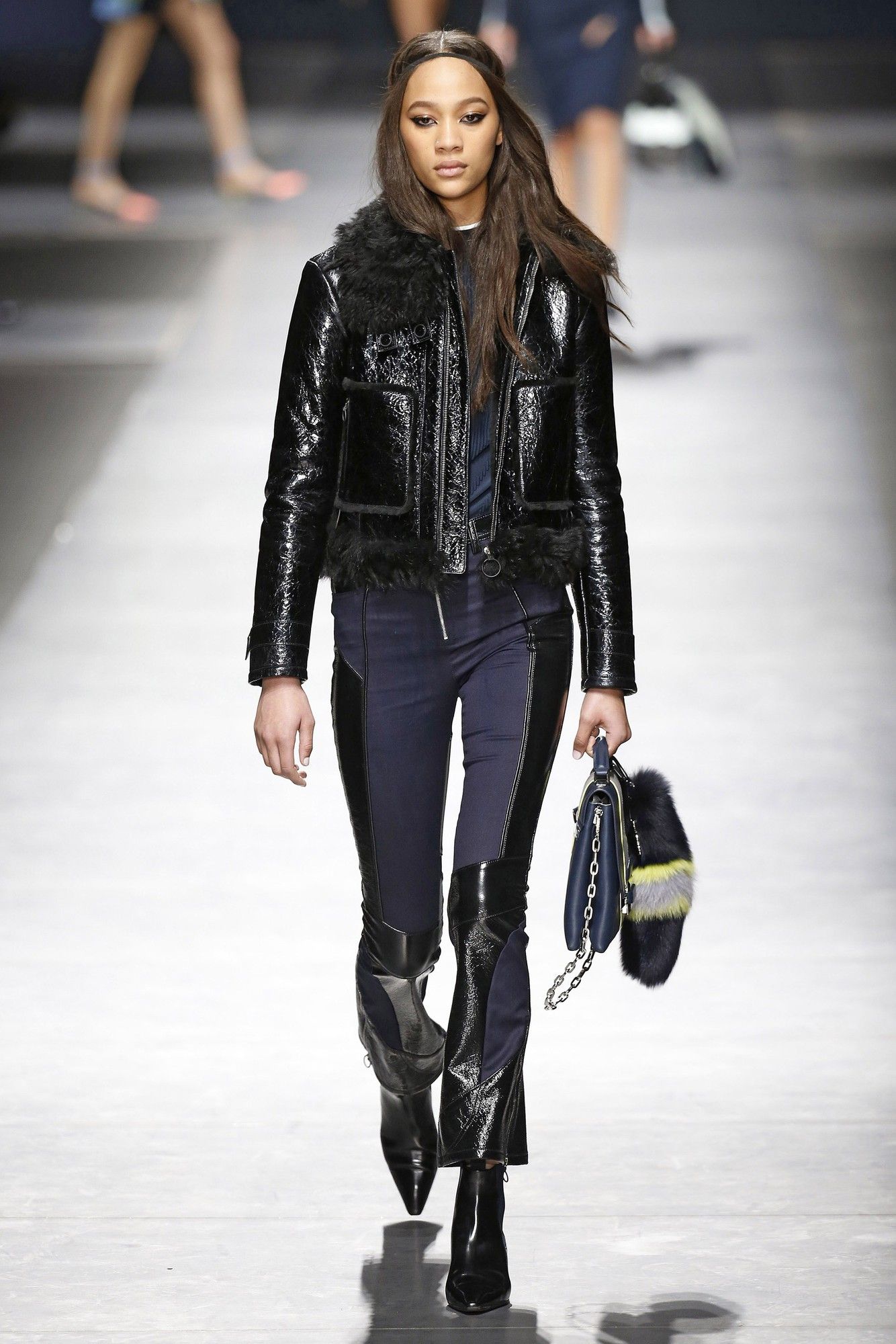 Коллекция Versace прет-а-порте сезона осень-зима 2016-2017_32