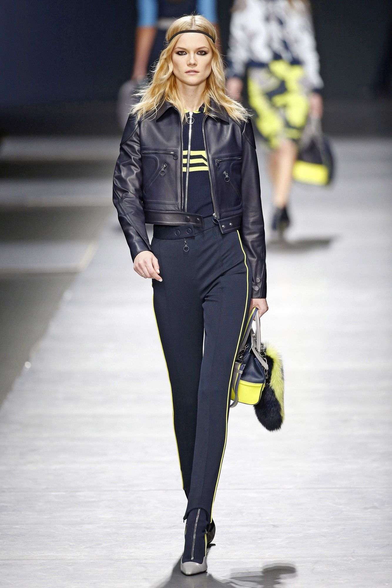 Коллекция Versace прет-а-порте сезона осень-зима 2016-2017_26