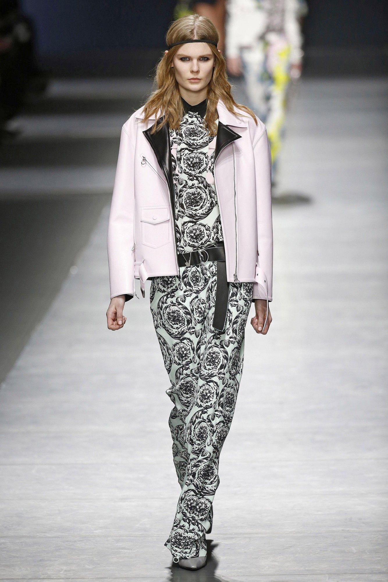 Коллекция Versace прет-а-порте сезона осень-зима 2016-2017_39