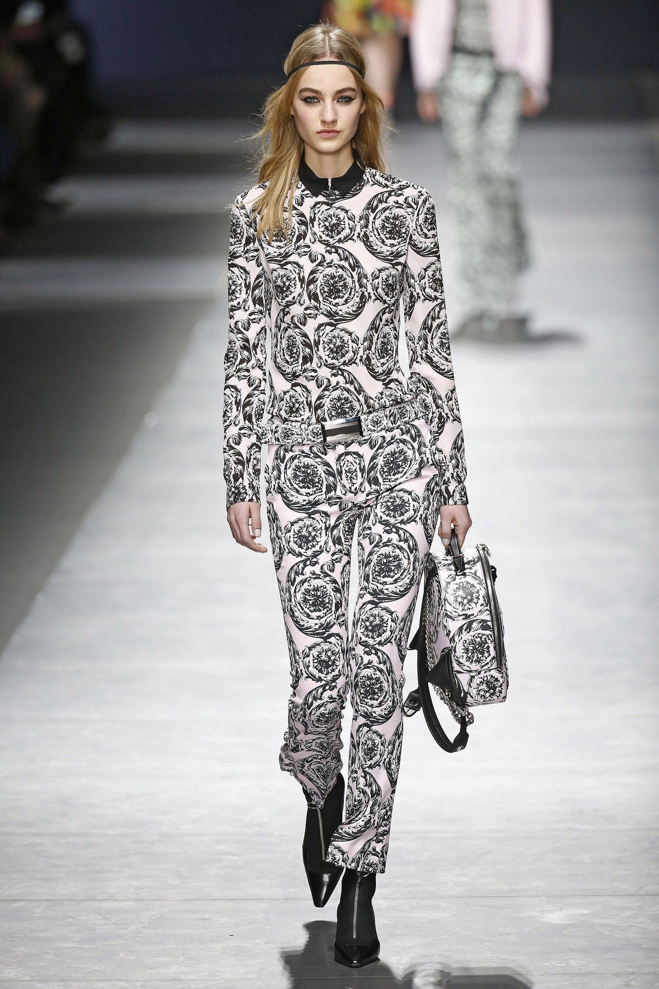 Коллекция Versace прет-а-порте сезона осень-зима 2016-2017_38
