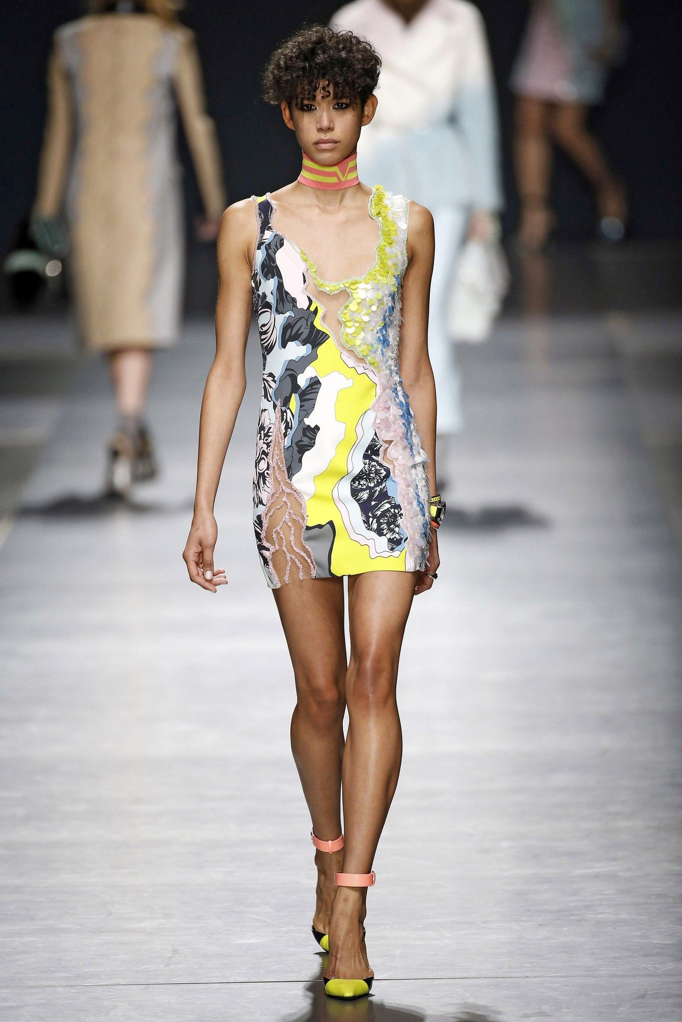 Коллекция Versace прет-а-порте сезона осень-зима 2016-2017_44