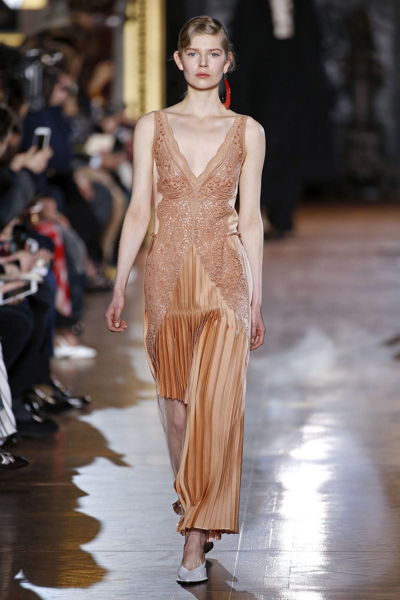 Коллекция Stella McCartney прет-а-порте сезона осень-зима 2016-2017_11