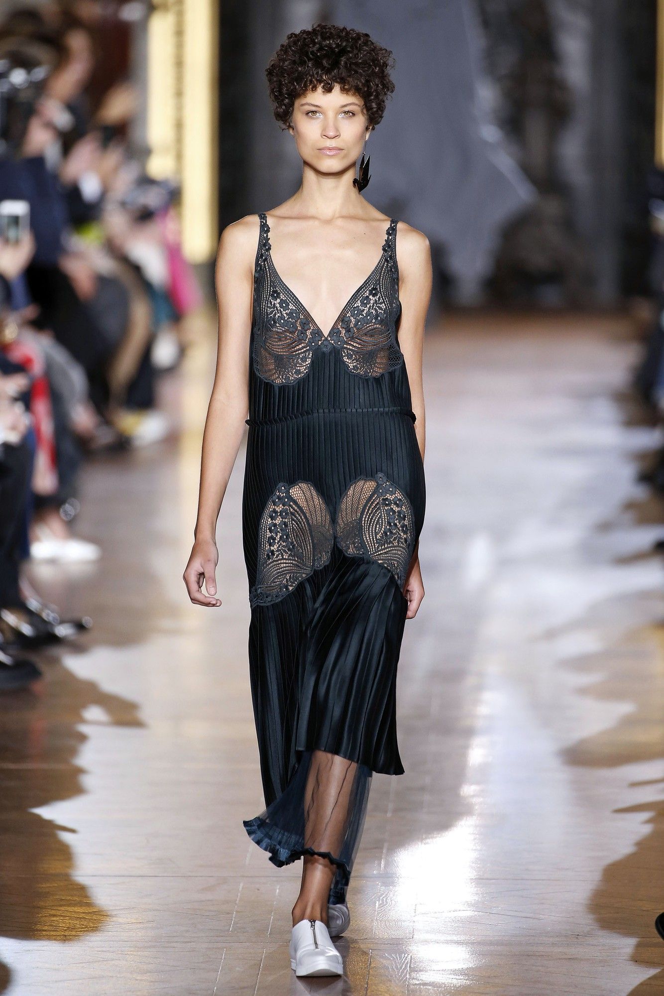 Коллекция Stella McCartney прет-а-порте сезона осень-зима 2016-2017_33