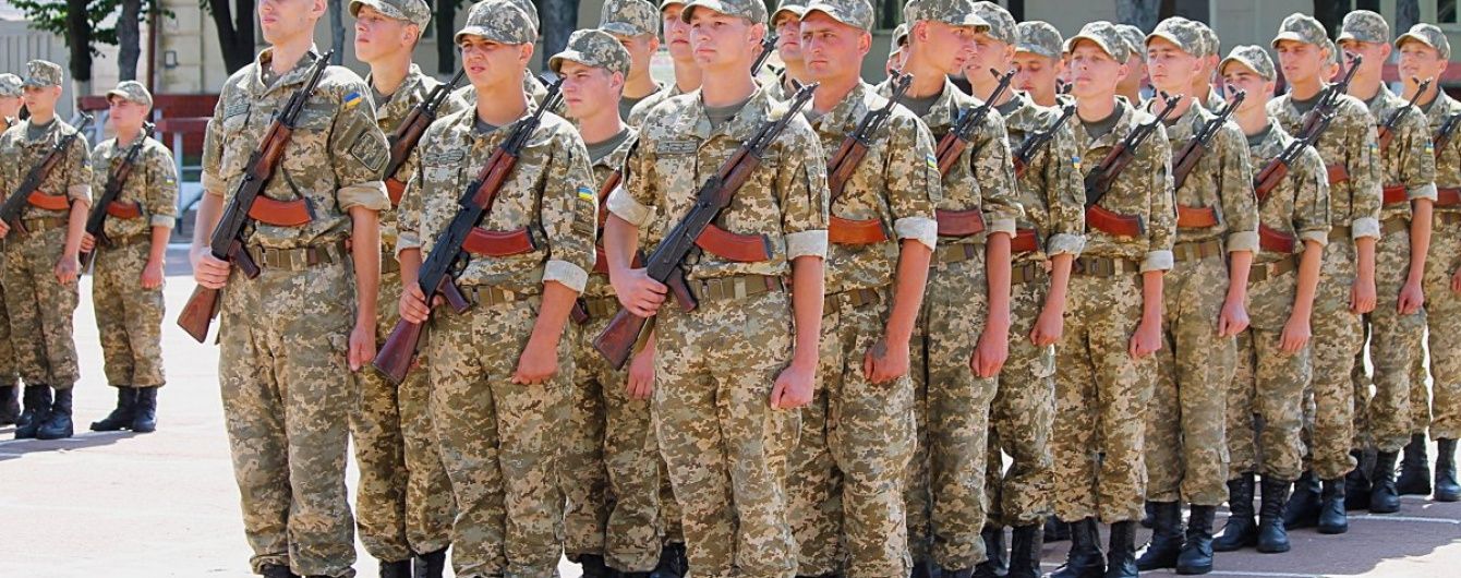 У Міноборони анонсують 60 тисяч контрактників до кінця року