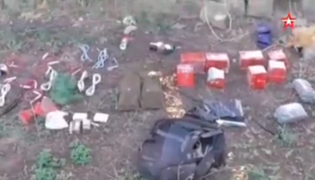 ФСБ показала видео изъятой в "украинских диверсантов" взрывчатки