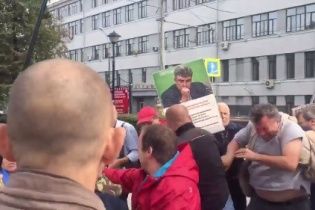 У Москві жорстоко побили активістів, які вийшли на акцію проти війни з Україною