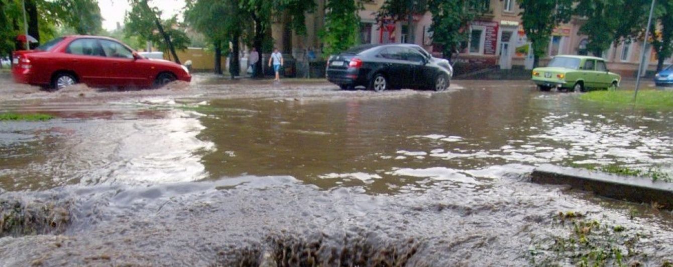 На Закарпаття насуваються сильні зливи, вода в річках може підвищитися на метр – ДСНС