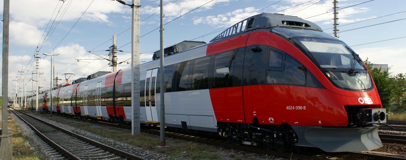 В Австрії невідомий з ножем напав на пасажирів просто у поїзді