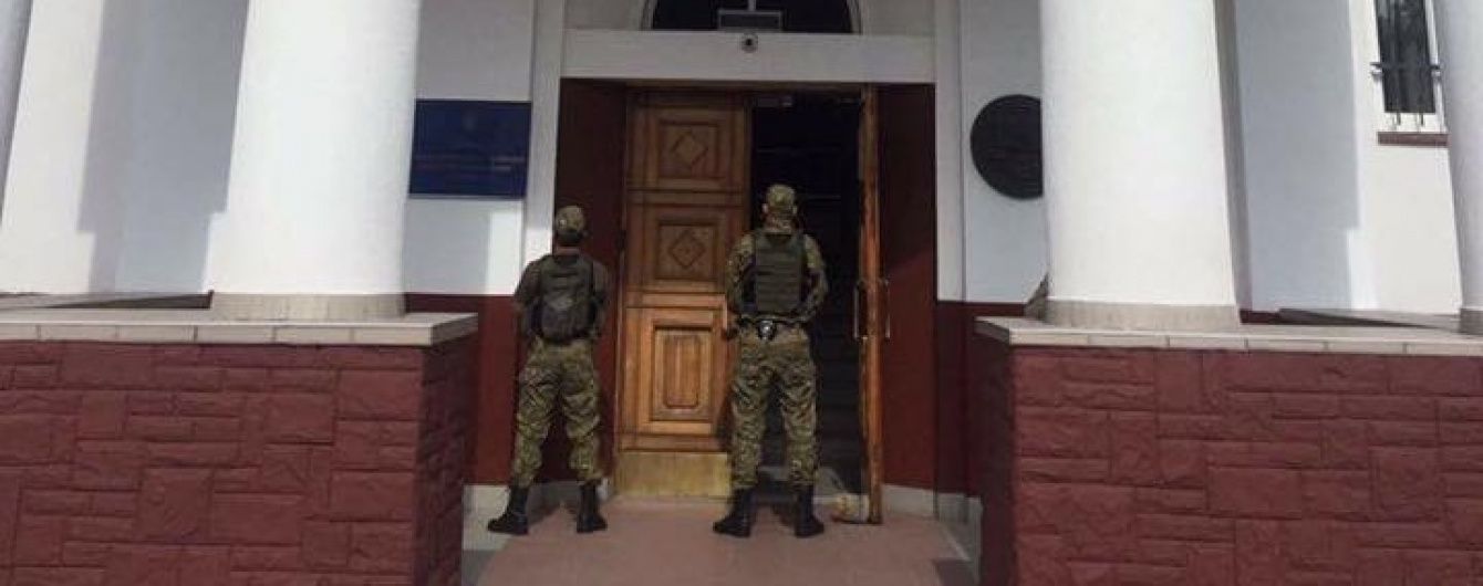 У львівській Держприкордонслужбі влаштували обшуки