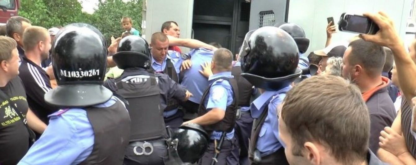 Журналісти назвали прізвища полісменів, підозрюваних у вбивстві чоловіка у Кривому Озері