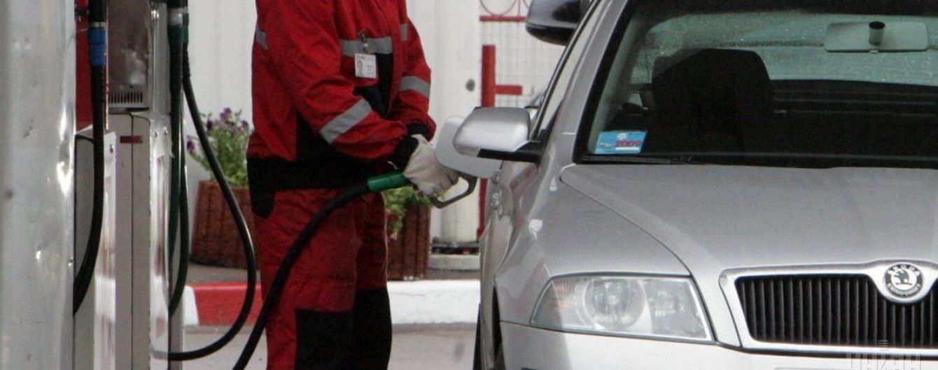 На АЗС поповзли вгору ціни на газ для авто. Середня вартість пального на 9 листопада