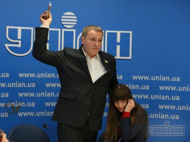 Колесніченко і фекалії