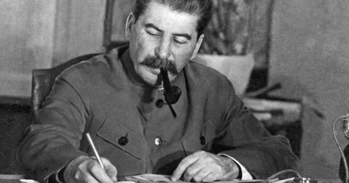 Бывший следователь российской Генпрокуратуры хочет добиться открытия уголовного дела против Сталина