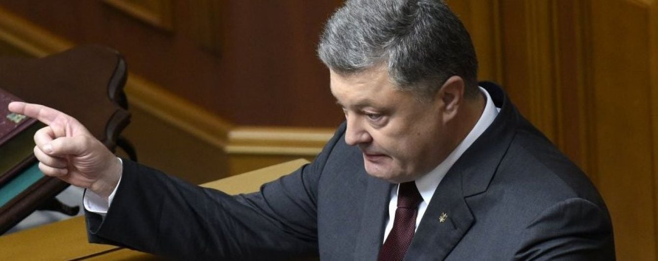 Порошенко натякнув телеканалам на добровільну українізацію