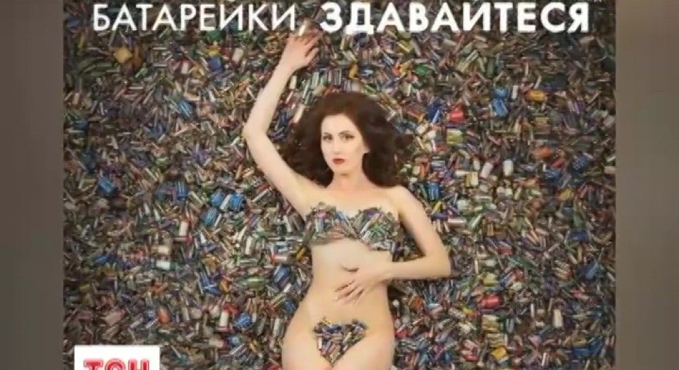 yaponskie-modeli-razdevayutsya-super-solo-masturbatsii