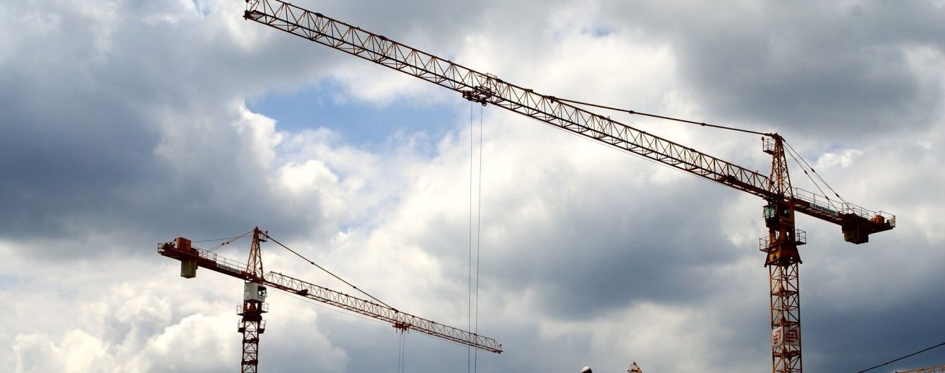 У Москві підліток загинув після падіння з крану, звідки збирався дивитися салют