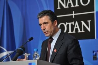 "Я остаюсь нейтральным". Расмуссен пояснил, что не поддерживал Тимошенко