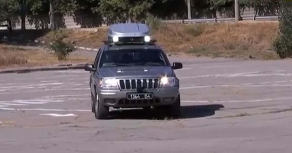 Распознает жесты и понимает человеческую речь. В Запорожье создали беспилотный внедорожник