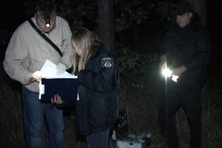 У лісосмузі на Троєщині знайшли тіло чоловіка