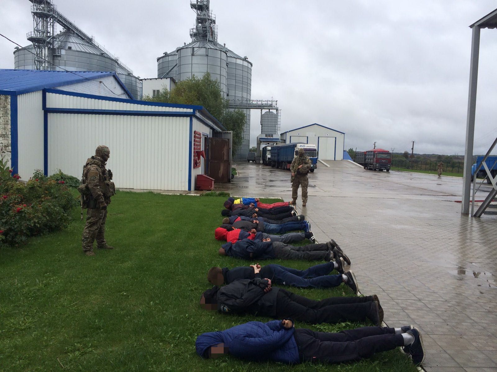 У Донецькій області затримано банду небезпечних рейдерів - СБУ_3