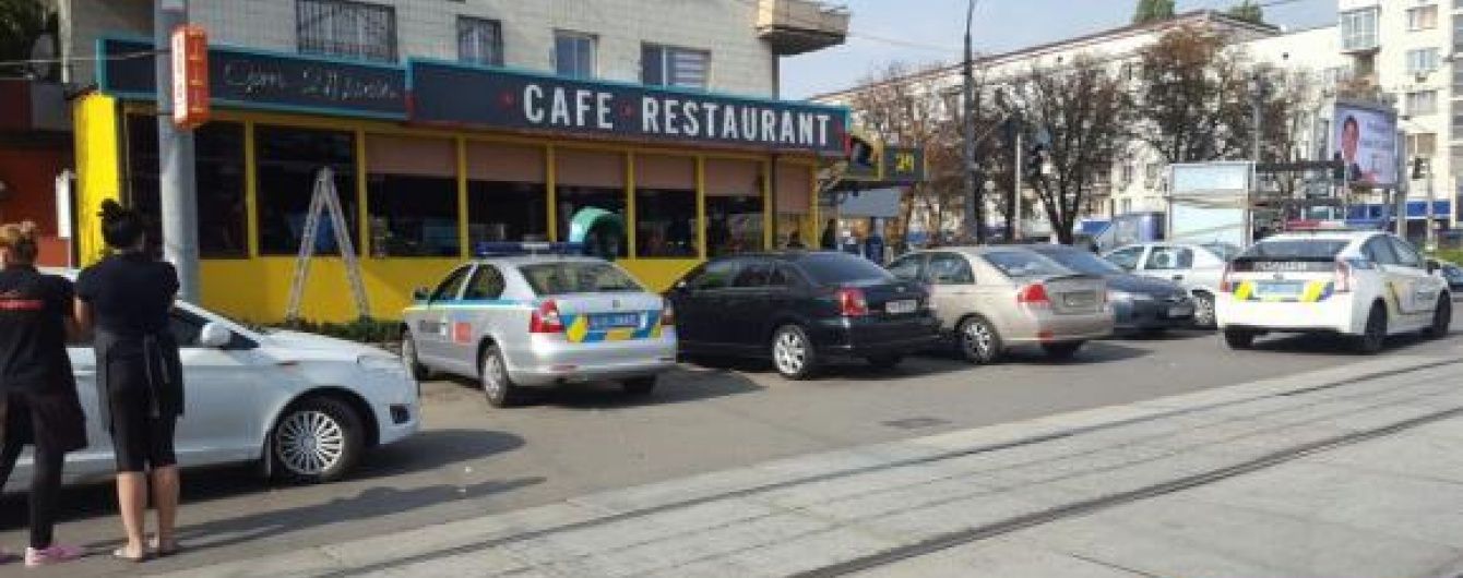 Стрілянина в кафе у центрі Києва: у постраждалого поранення паху та стегон