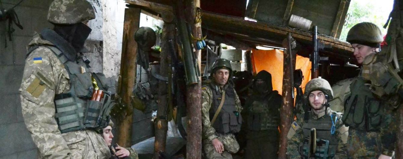Більше знеболювального та кровозупинних джгутів. Для української армії розробили нові аптечки