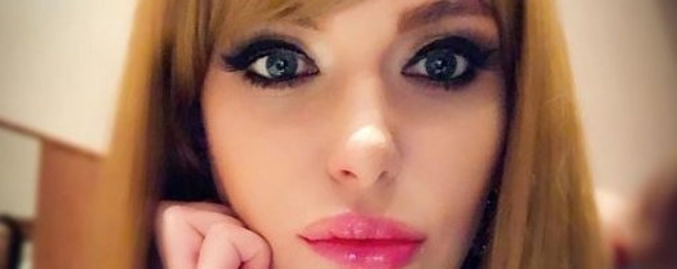 Сексуальная "НеАнгел" Слава в прозрачном боди украсила обложку мужского глянца