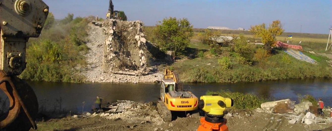 На Донбасі відновлять три мости, зруйновані бойовиками - Жебрівський