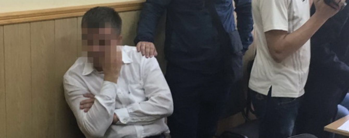 На Киевщине чиновника Госгеокадастра поймали на взятке