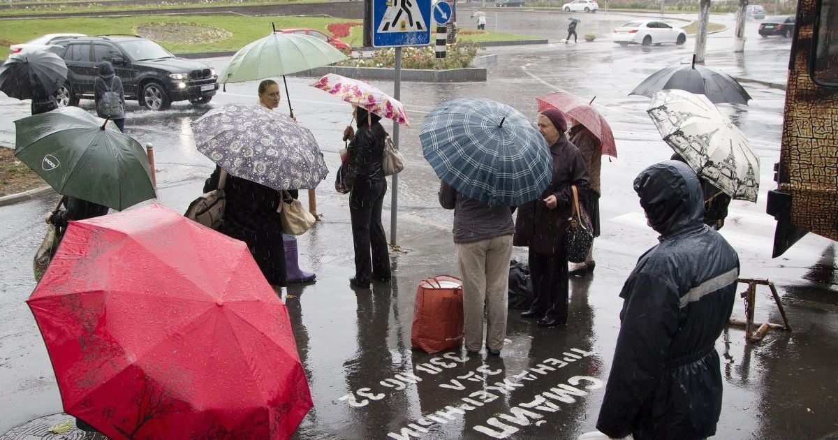 Одеса готується до потужних злив й вітрів: містян закликали сидіти вдома