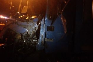 Смертельна ДТП на Миколаївщині: дві вантажівки зіштовхнулися лобом в лоб