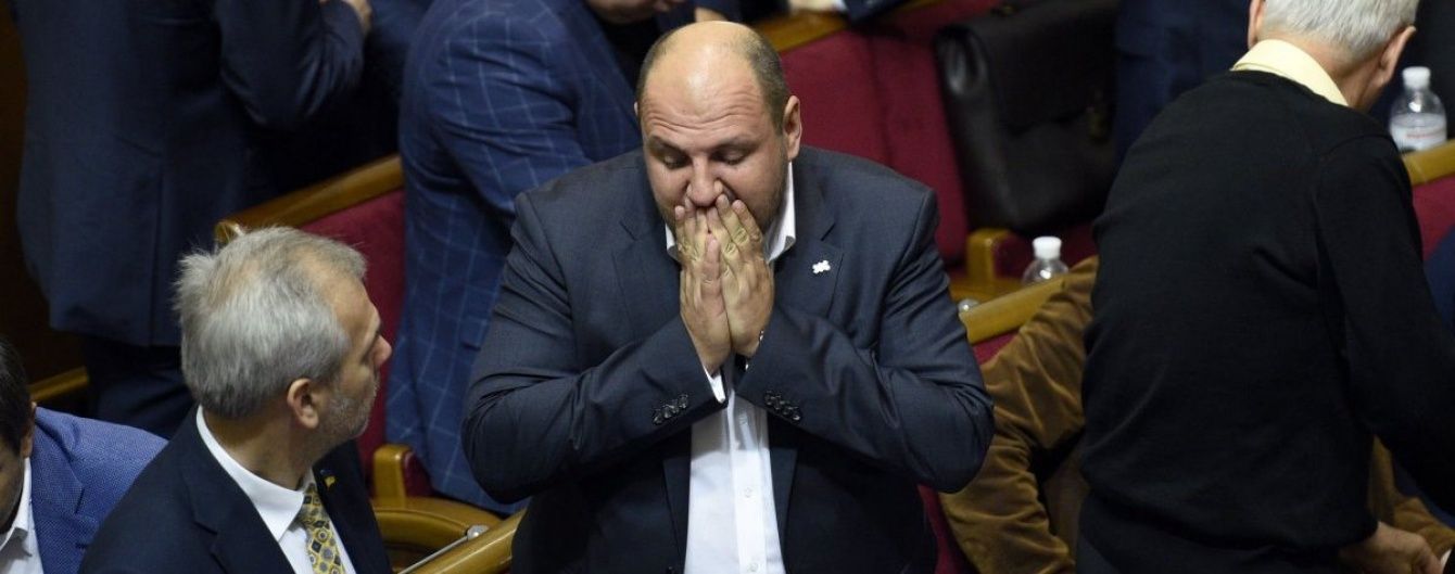 ГПУ перевірить нардепів з готівкою "під матрацом" та занадто щедрих дарувальників