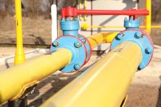 Поставили стол для подписания документов. Продолжаются газовые переговоры между Украиной, Россией и Еврокомиссией