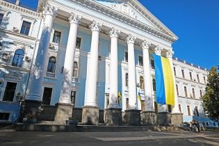 Корпорация "Богдан" отказалась рассекречивать контракты с Минобороны