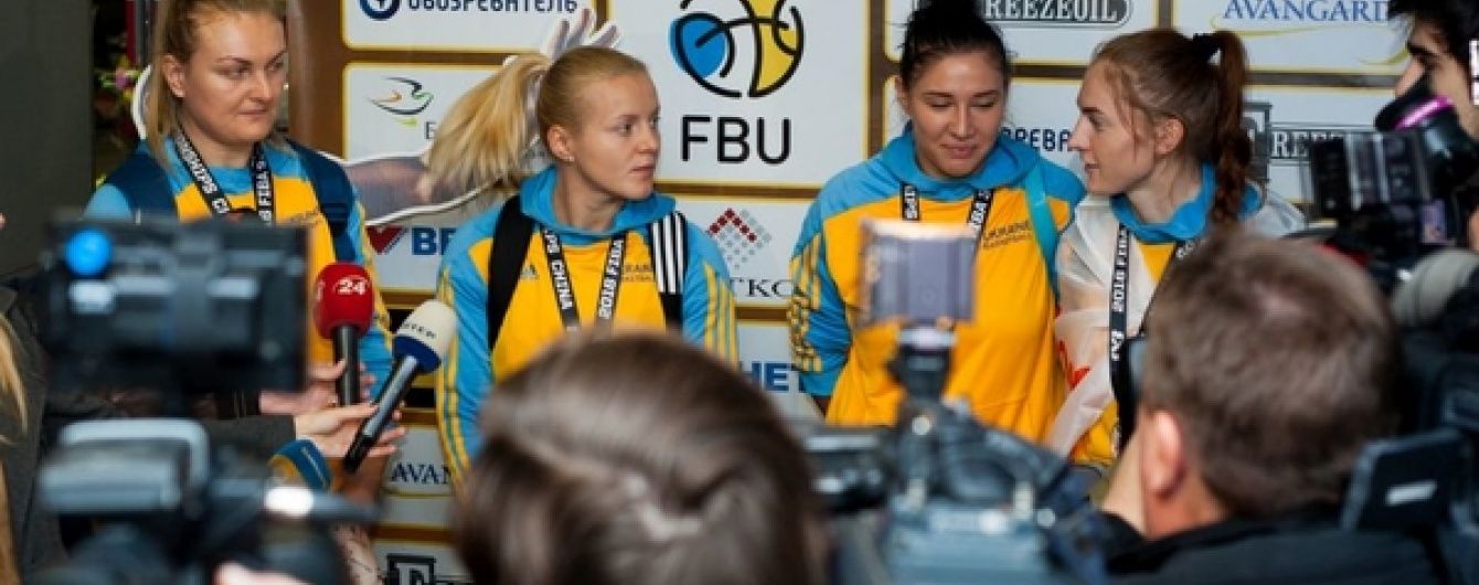 Українських фіналісток чемпіонату світу з баскетболу 3х3 урочисто зустріли в Борисполі