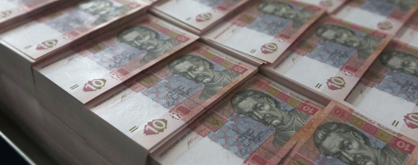 Бюджет бідних і багатих. Нардепи суттєво підвищили собі зарплати й дали мізер учителям та лікарям