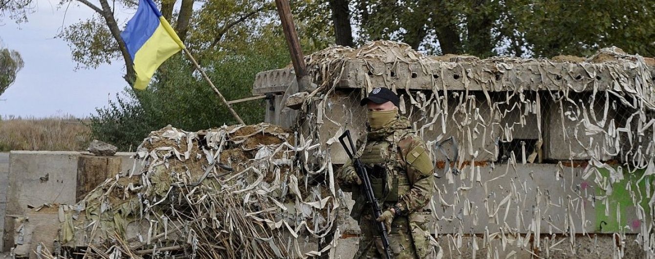 На Маріупольському напрямку діяв снайпер, а Луганський обстрілювали з мінометів. Дайджест АТО