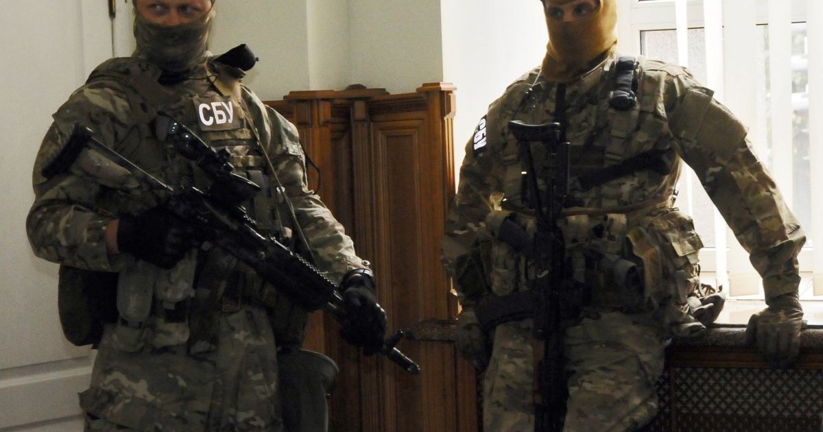 Прокуратура й СБУ влаштували обшуки в митників на Сумщині