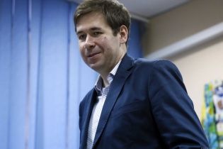 Известный российский адвокат будет защищать Порошенко