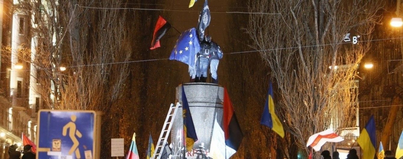 Митці придумали, як відзначать "Жовтневу революцію" на місці поваленого Леніна в Києві